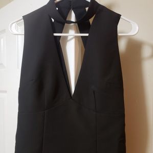 NWOT Strappy bebe Choker Top